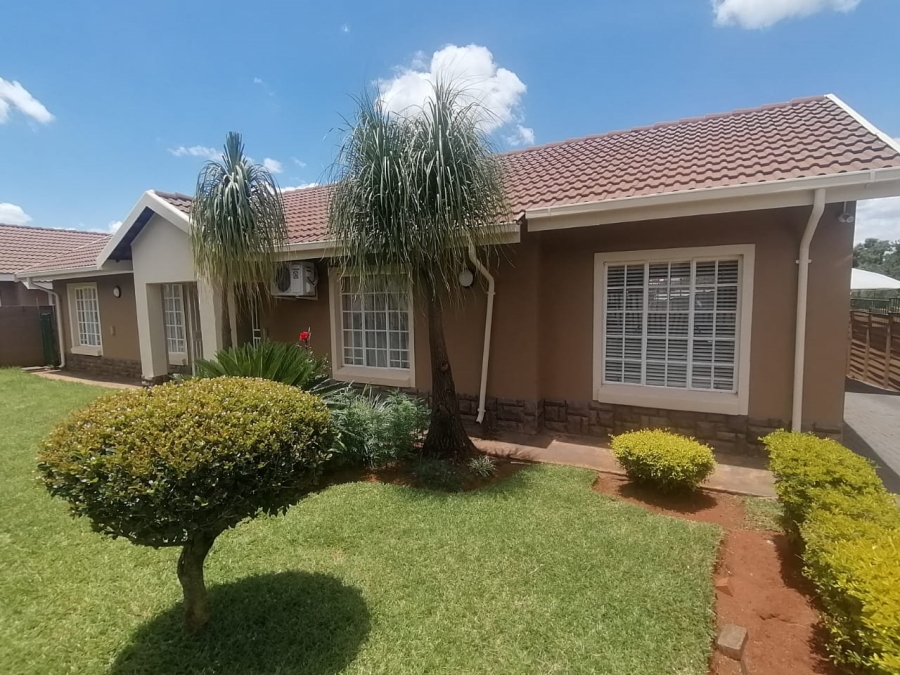 3 Bedroom Property for Sale in Geelhoutpark North West